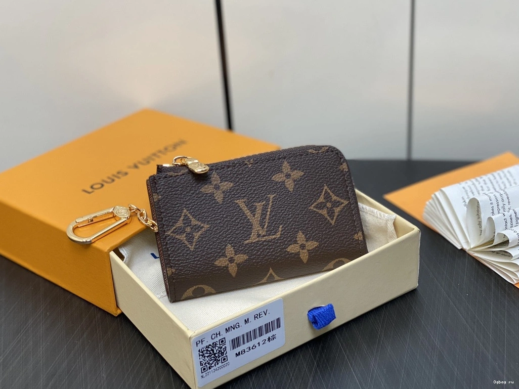 LOUIS Noa WALLET-11*7*1.5cm VUITTON 0710